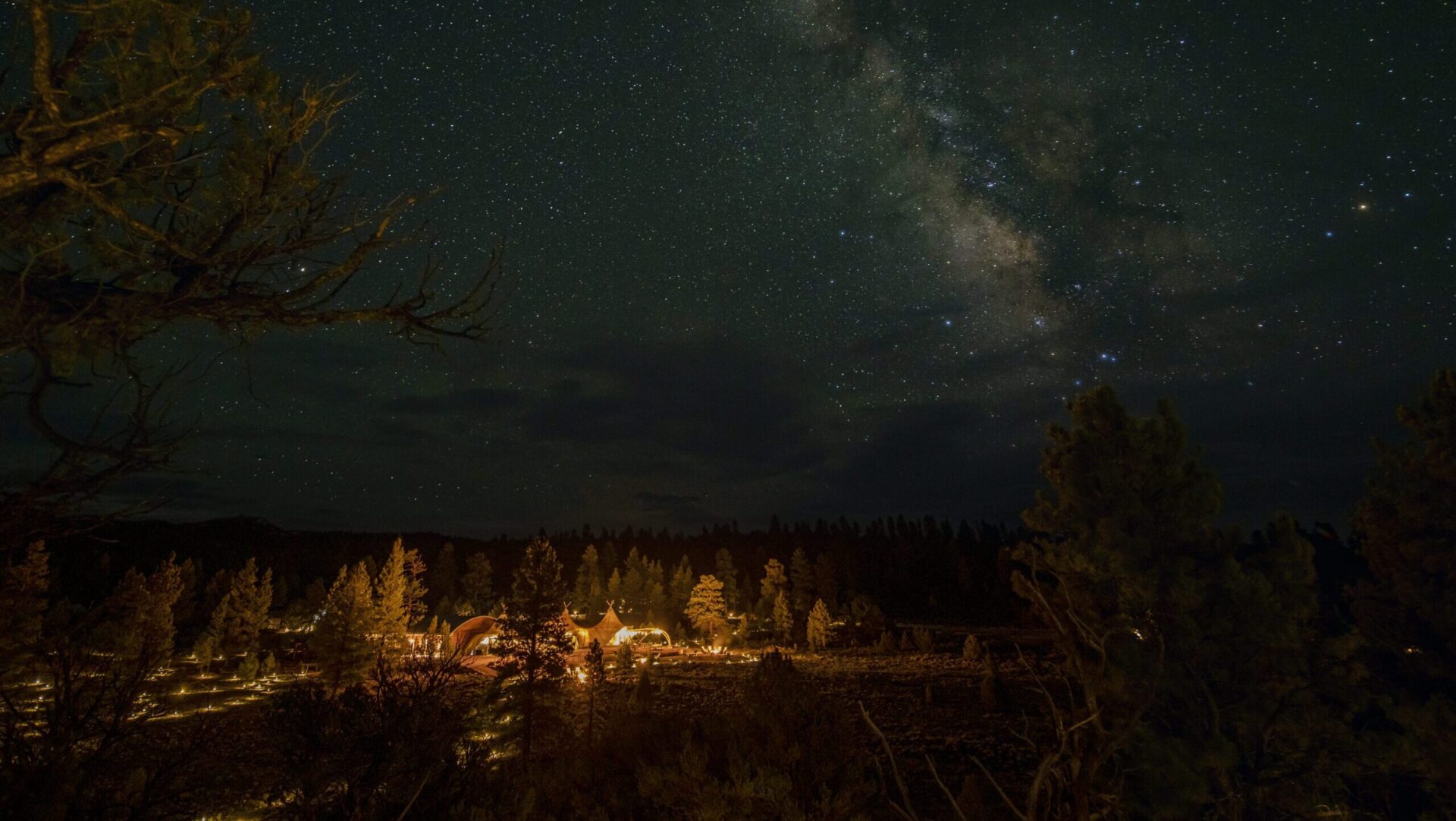 12 hôtels avec des expériences de noctourisme stellaire