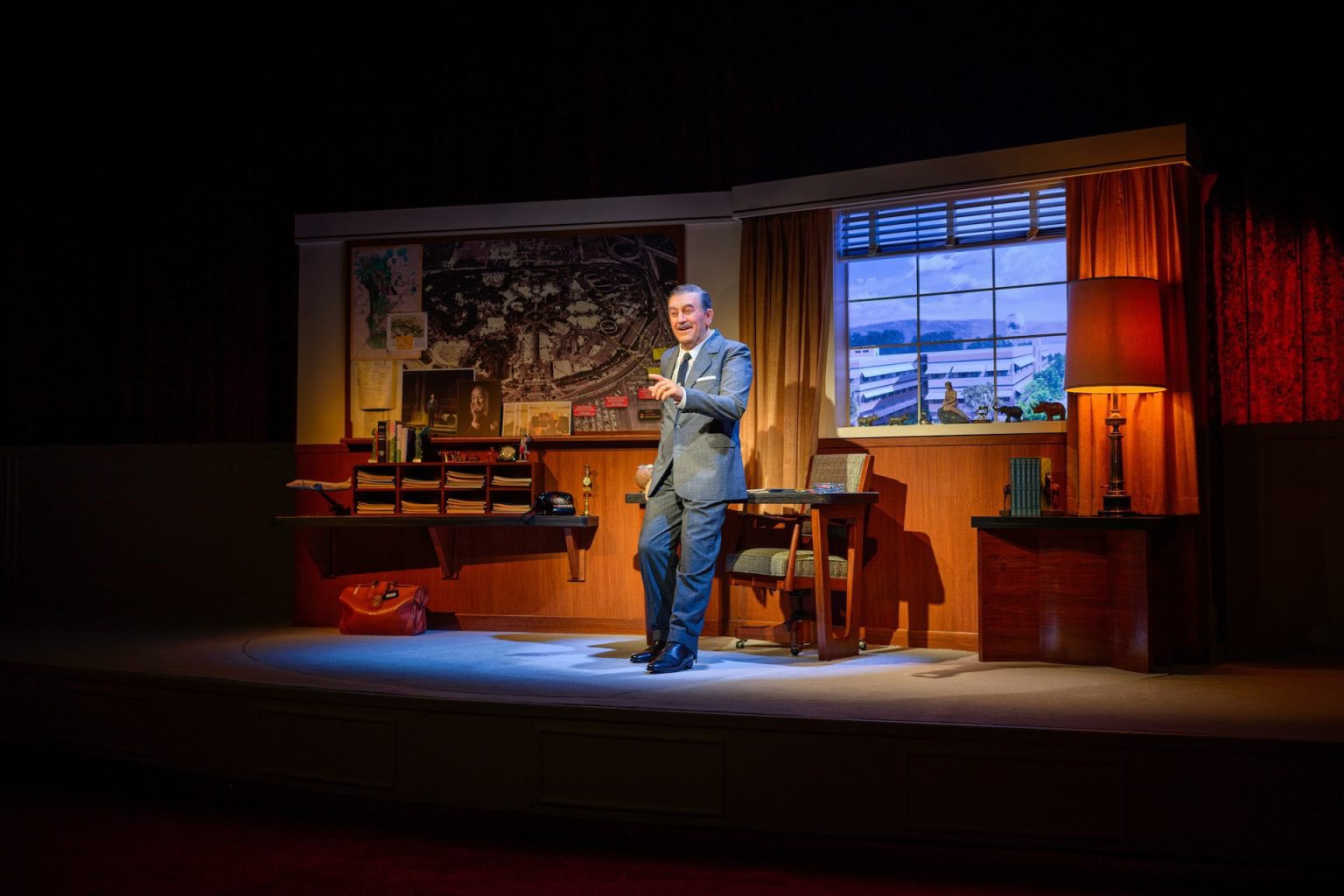 First look: “Walt Disney – A Magical Life” of Disneyland with the first animatronic of Walt Disney