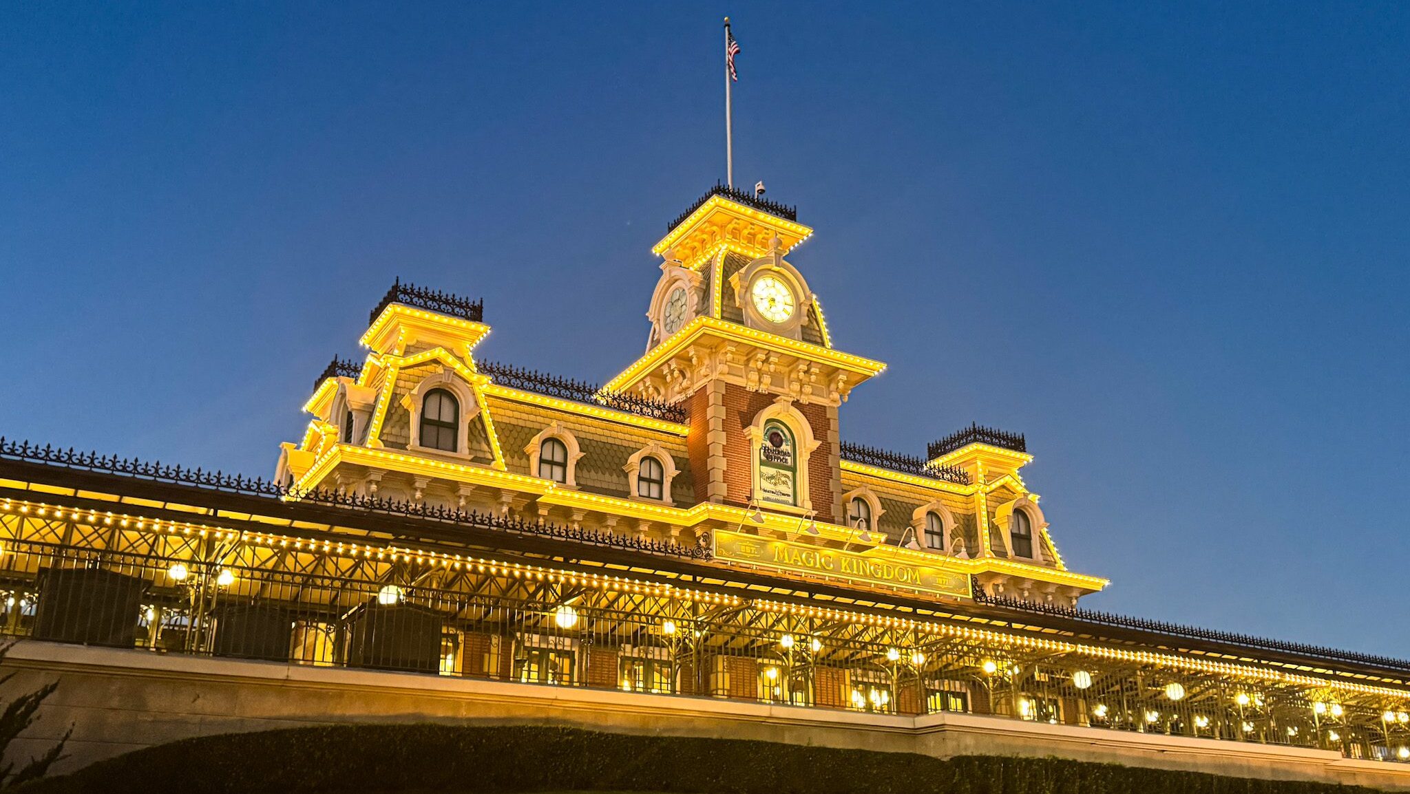 9 Disney World Park Bag Essentials for Summer 2026