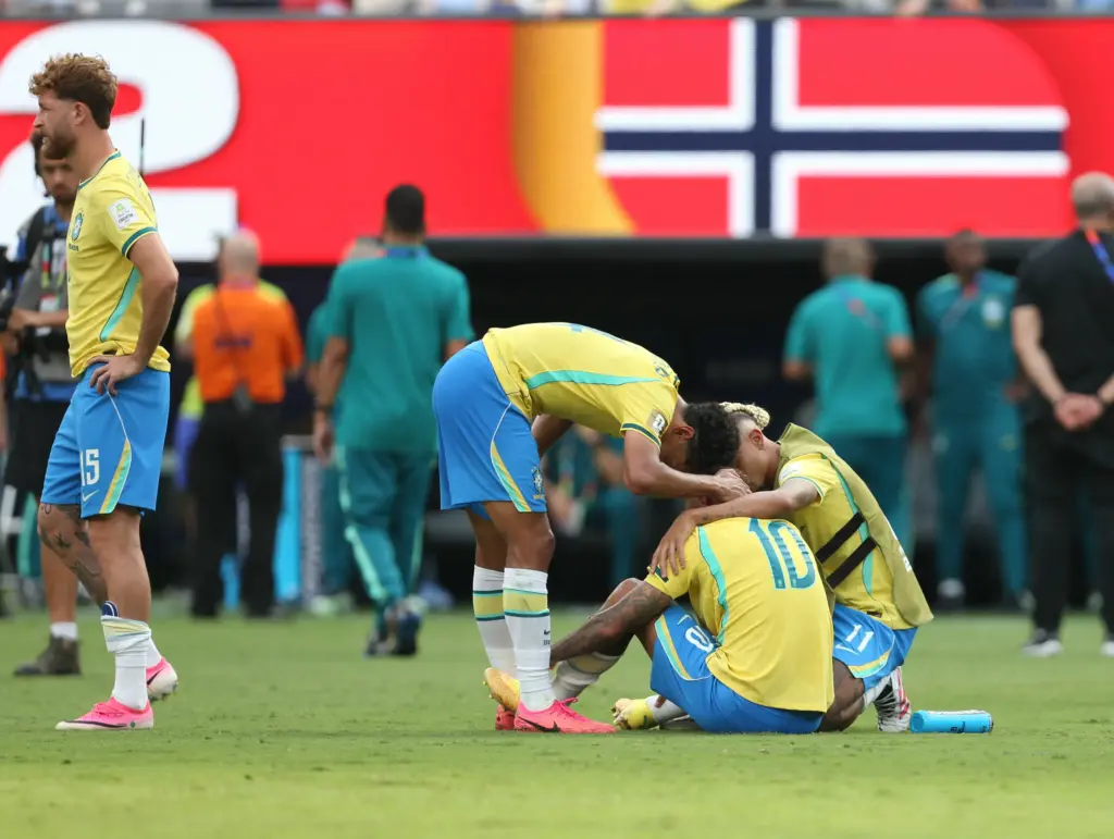 Alasan Tersembunyi Raksasa Sepak Bola Gagal